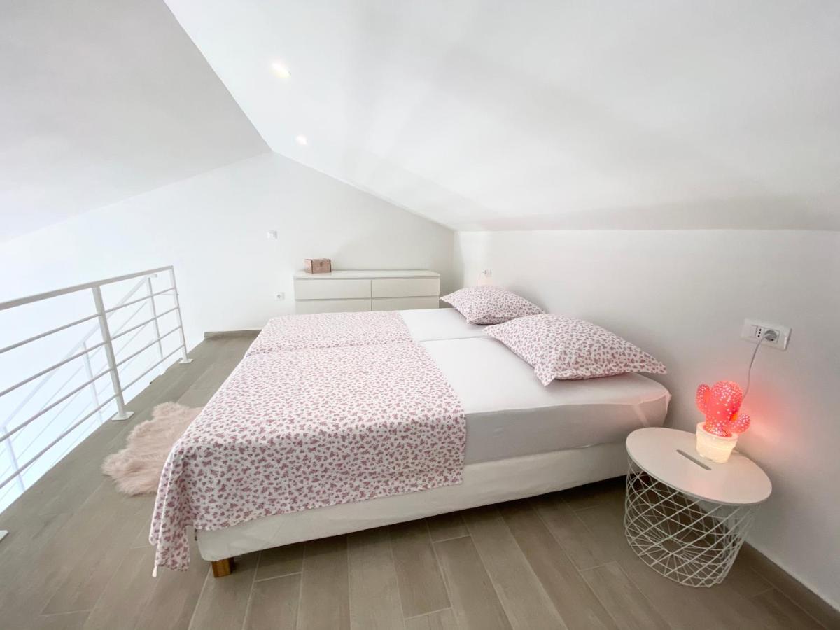 Apartmani Ksenija Tučepi Exterior foto