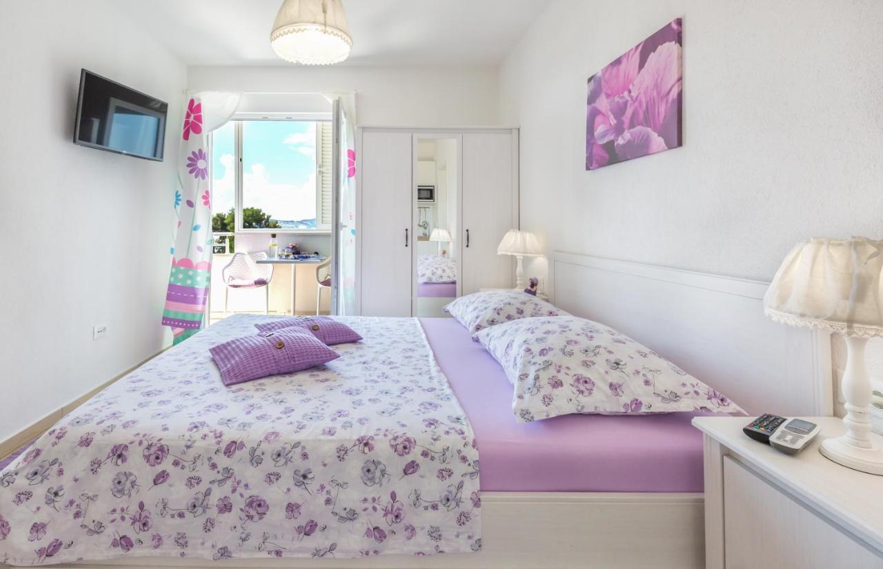 Apartmani Ksenija Tučepi Exterior foto