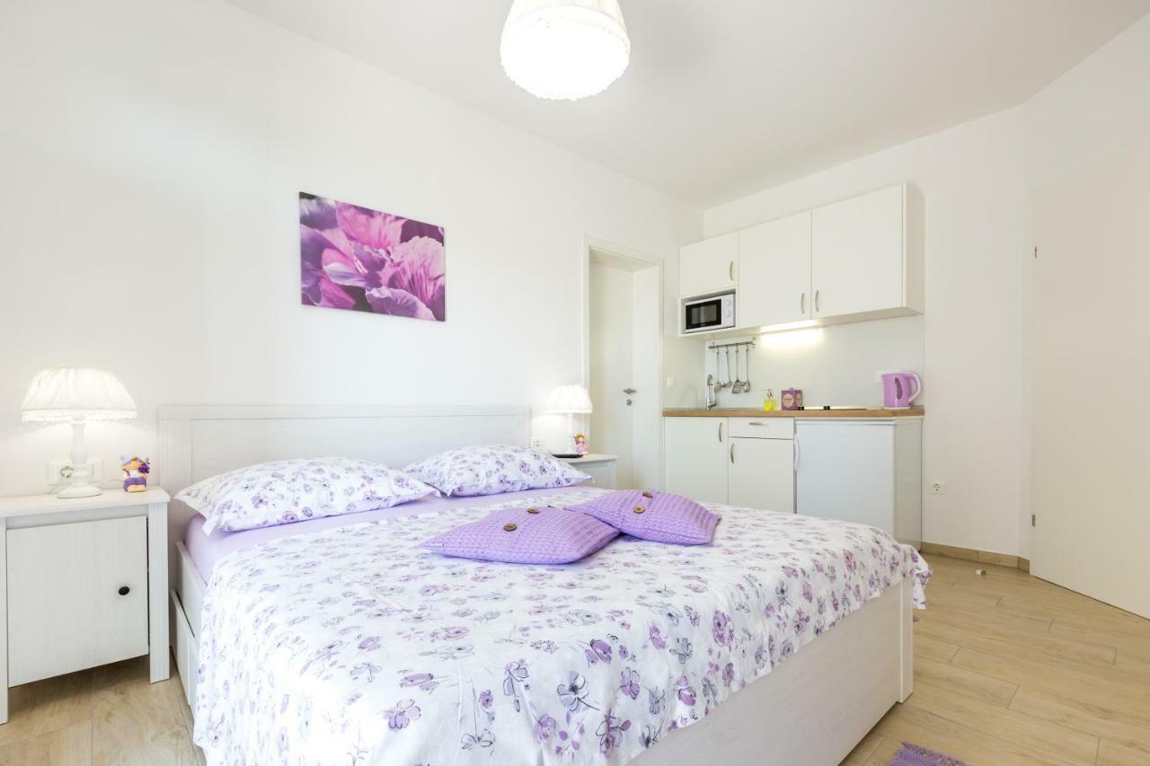 Apartmani Ksenija Tučepi Exterior foto