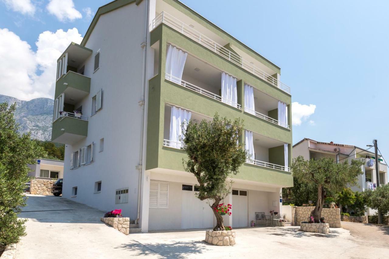 Apartmani Ksenija Tučepi Exterior foto