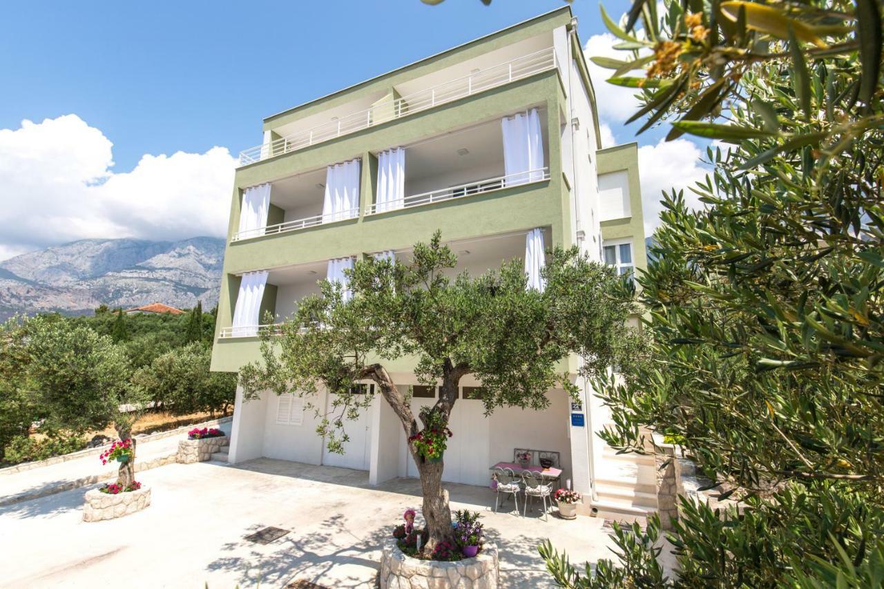 Apartmani Ksenija Tučepi Exterior foto